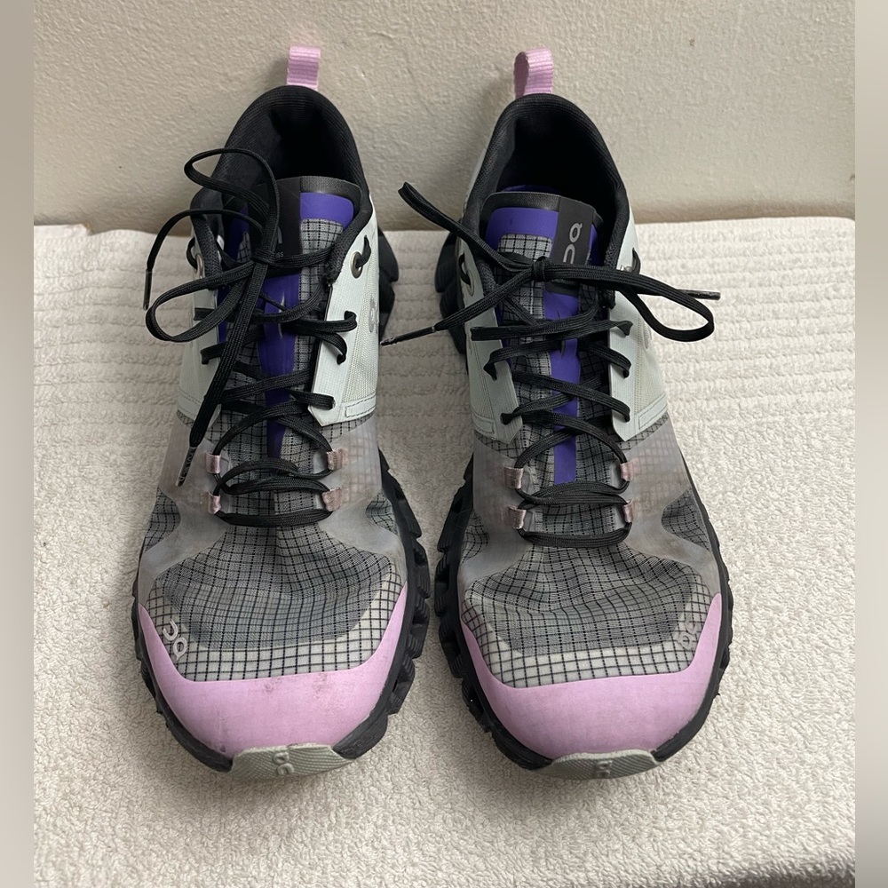 On cloud Running Purple Black Athletic Shoes Supportive Sole Sz 7
